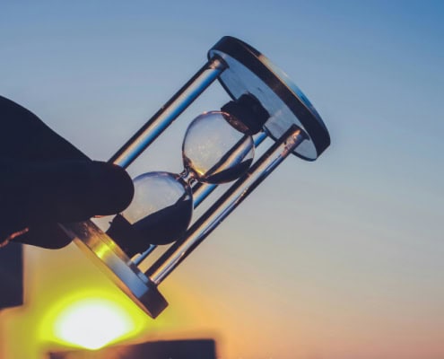 Zeitmanagement - visualisiert mit einer Sanduhr