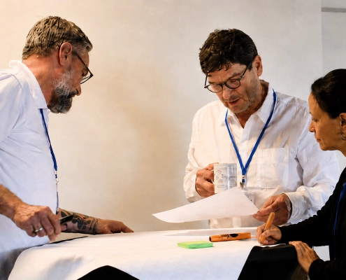 Reale Workshopsituation - Erfahrungen und Beobachtungen werden gemeinsam betrachtet und festgehalten